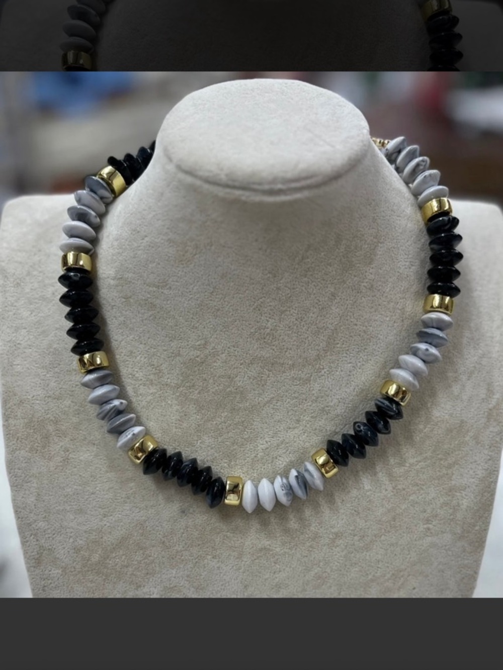 NWT Treasure Jewels Gold Accent Black Day Dream  Beaded Necklace